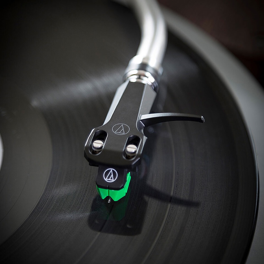 AUDIO-TECHNICA オーディオテクニカ AT-VM95E VM型 ステレオカートリッジ 取付画像