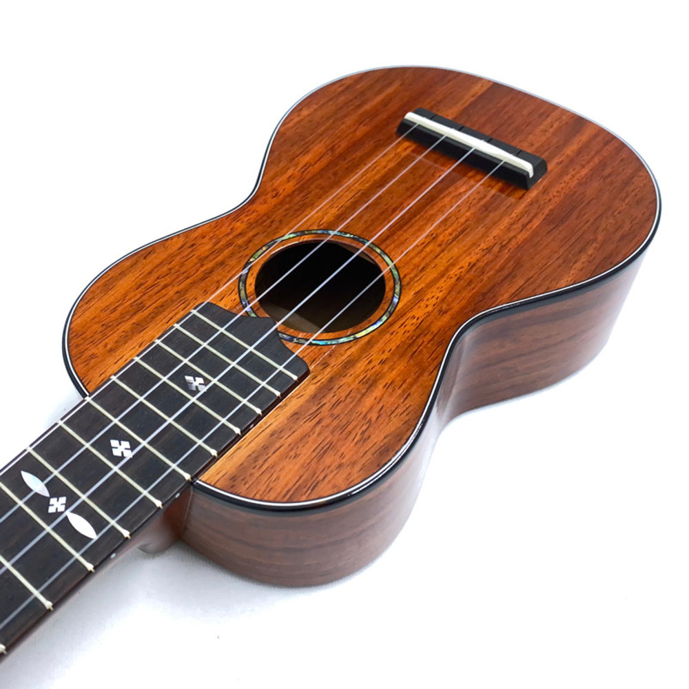 Luna ルナ MV-6S cst ソプラノウクレレ 和材 花梨(カリン)採用 ボディトップ、サイド