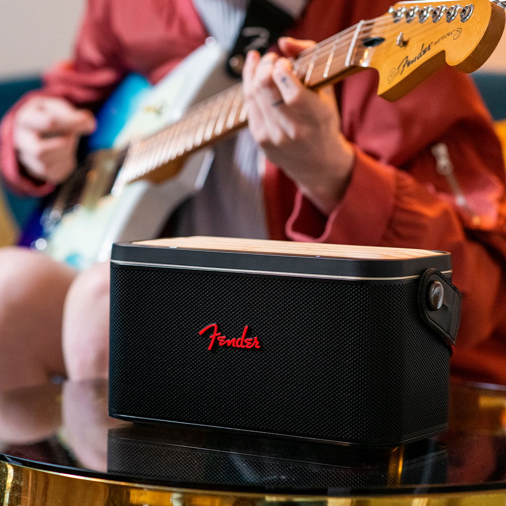 Fender Audio フェンダー オーディオ RIFF-BLACK Bluetooth Speaker ポータブルブルートゥーススピーカー イメージ画像