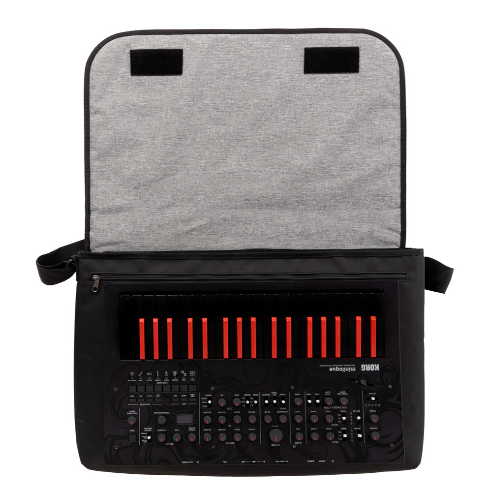 SEQUENZ MP-LARGE-MSG 小型シンセサイザーに対応する大振りなショルダーバック シンセを収納した状態