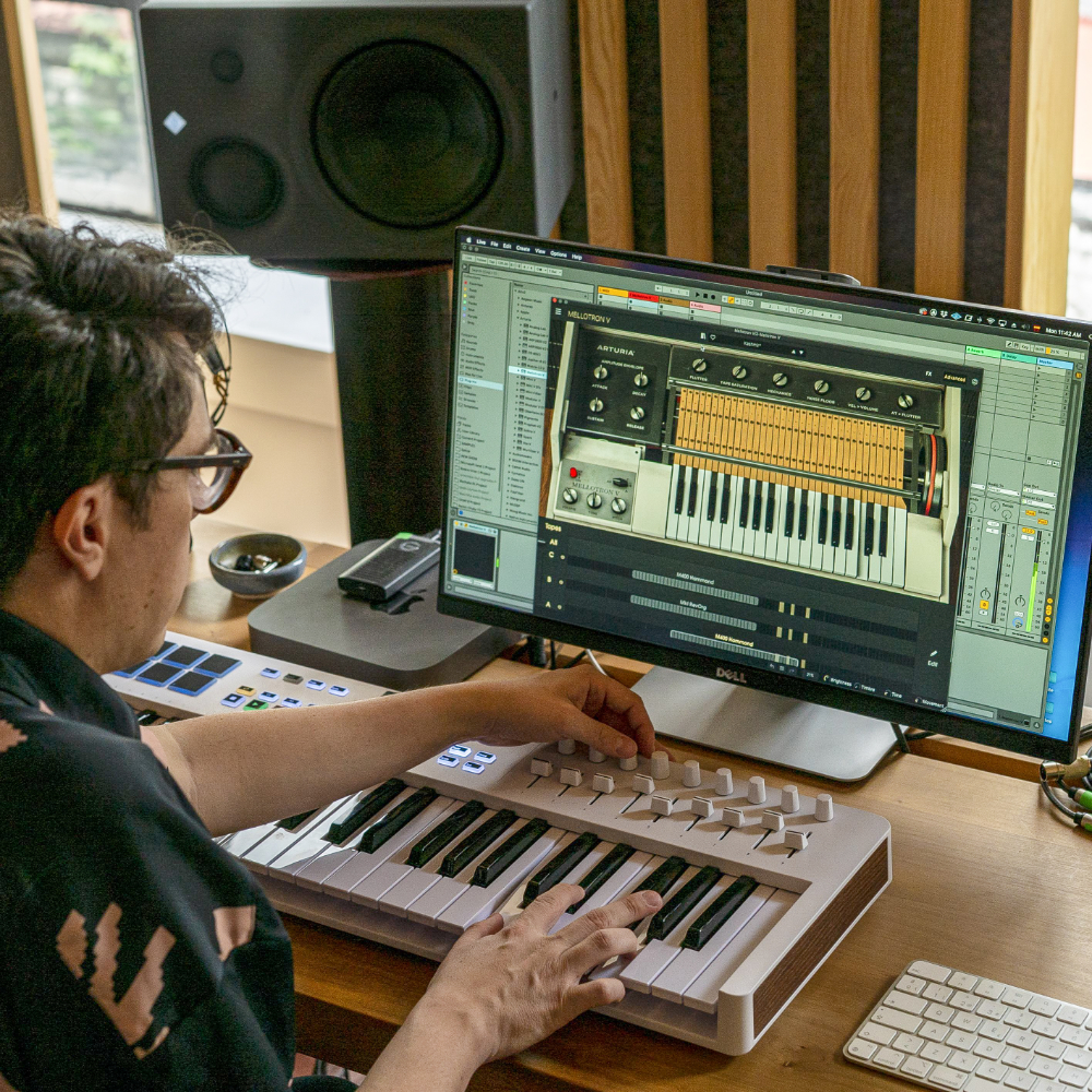 ARTURIA アートリア KeyLab Essential 61 mk3 BK 61鍵 MIDIキーボード Analog Lab Vなど豊富なバンドルソフトつき キーラボエッセンシャル イメージ画像