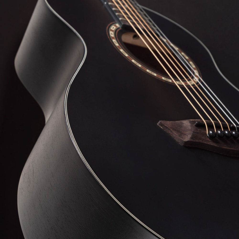 Washburn ワッシュバーン G-MINI 5 Black Matte ミニアコースティックギター ボディサイドからトップ