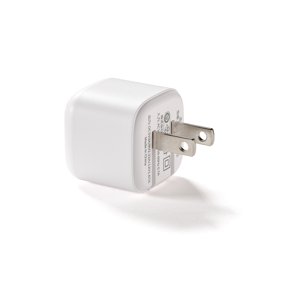 AXES アクセス APT-111 WH USB充電器 1ポート Type-C 20W（PD対応） 折り畳み式プラグ 急速充電 ホワイト プラグ側画像