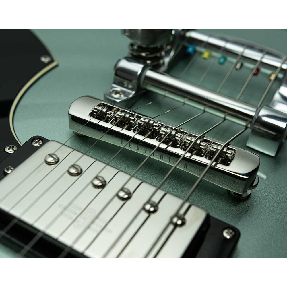 Baum Guitars バウムギターズ Revolt with Tremolo Ocean Mist エレキギター ピックアップ、ブリッジ、トレモロ