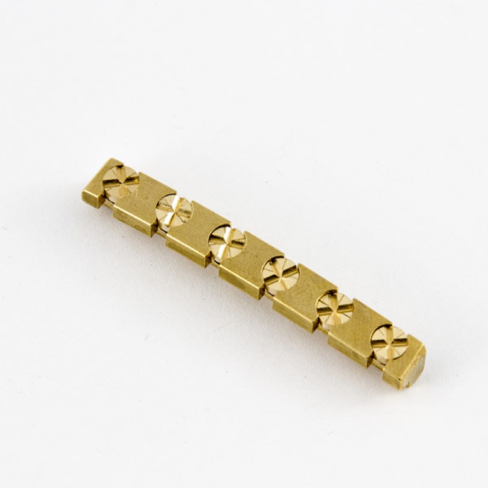 ABM エービーエム ABM6220 ブラス製アジャスタブルナット ストラトキャスタータイプ ギターパーツ 上からのアングル