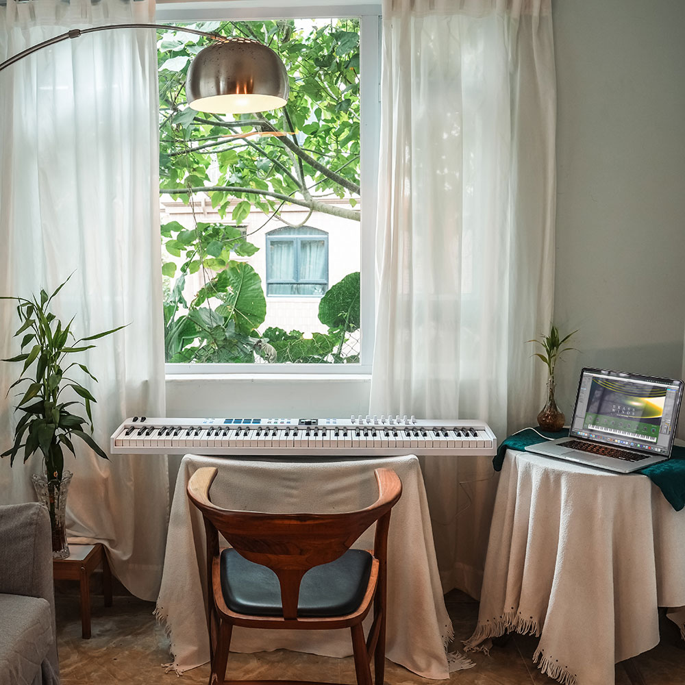 MIDIキーボード 88鍵盤 アートリア ARTURIA KeyLab Essential 88 mk3 WH キーラボ エッセンシャル イメージ画像