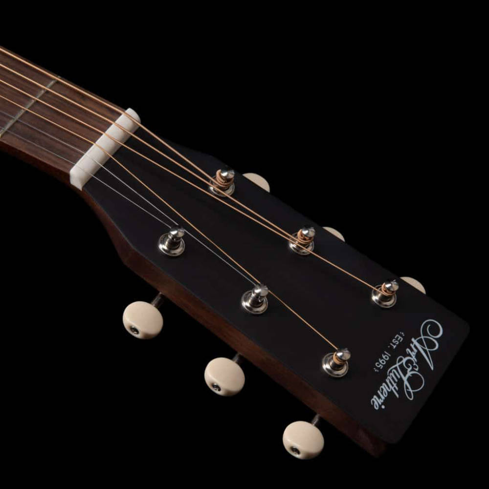 Art&Lutherie アートアンドルシアー Roadhouse Light Burst GT EQ エレクトリックアコースティックギター ヘッド表、ロゴ