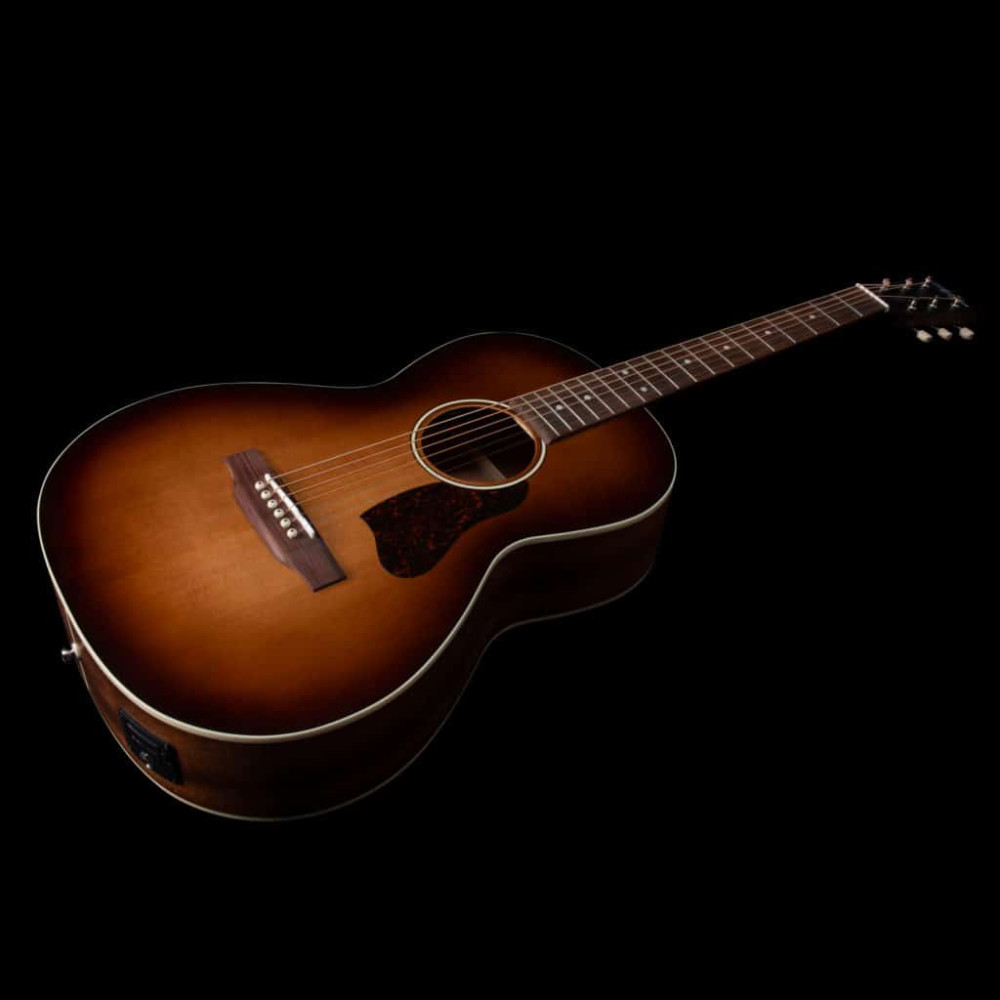 Art&Lutherie アートアンドルシアー Roadhouse Light Burst GT EQ エレクトリックアコースティックギター ボディトップ、サイド