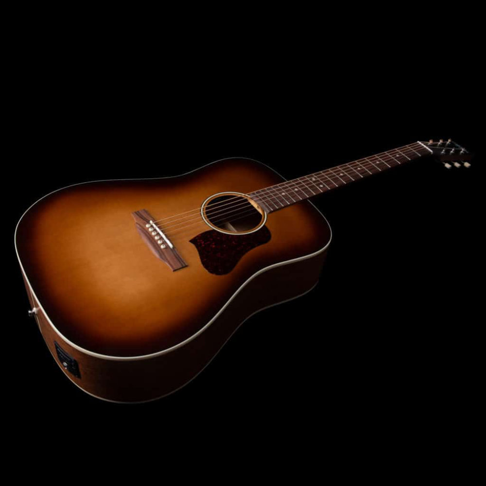 Art&Lutherie アートアンドルシアー Americana Light Burst GT EQ エレクトリックアコースティックギター ボディトップ、サイド