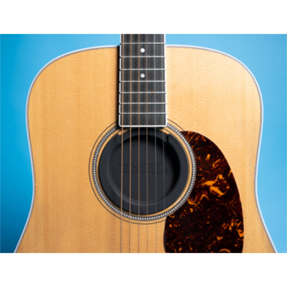 サウンドホールカバー アーニーボール ERNIE BALL 9618 Acoustic Soundhole Cover アコギ サウンドホール カバー ギター取り付けイメージ