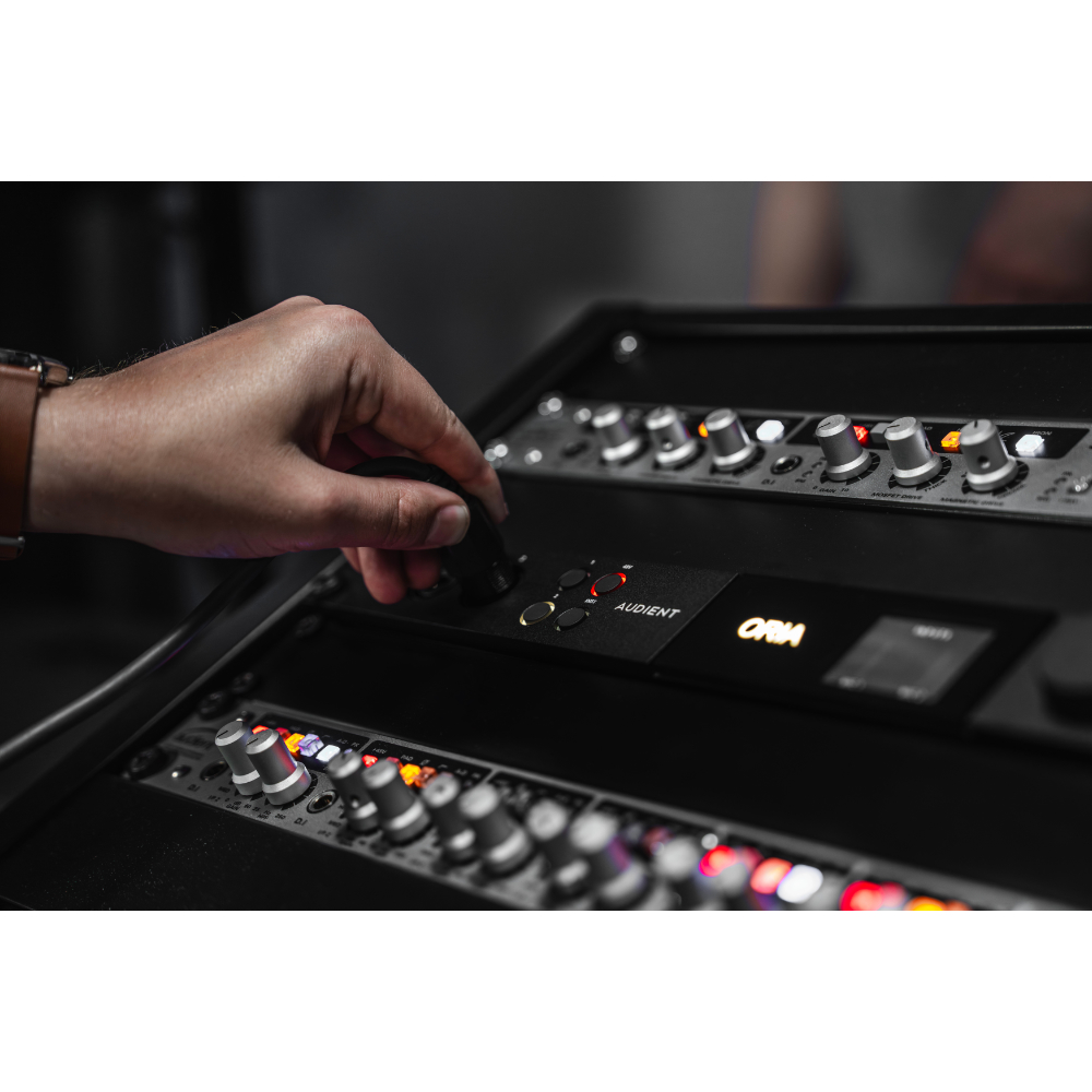 Audient オーディエント ORIA オーディオインターフェース モニターコントローラー イメージ