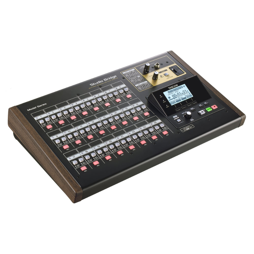 TASCAM タスカム Studio Bridge 24入出力オーディオインターフェース&マルチトラックレコーダー 左斜めアングル画像