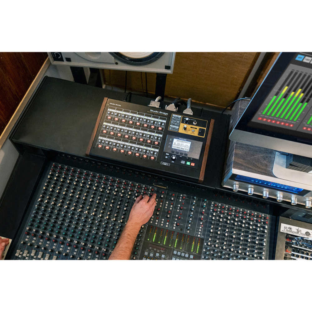 TASCAM タスカム Studio Bridge 24入出力オーディオインターフェース&マルチトラックレコーダー 使用例画像