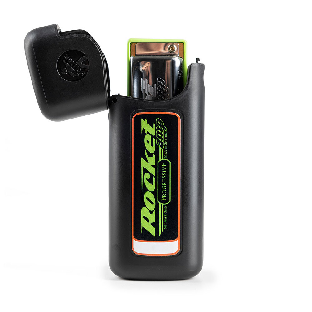 HOHNER ホーナー Rocket Amp 2015/20P A 10ホールハーモニカ ブルースハープ 付属ケース使用例画像