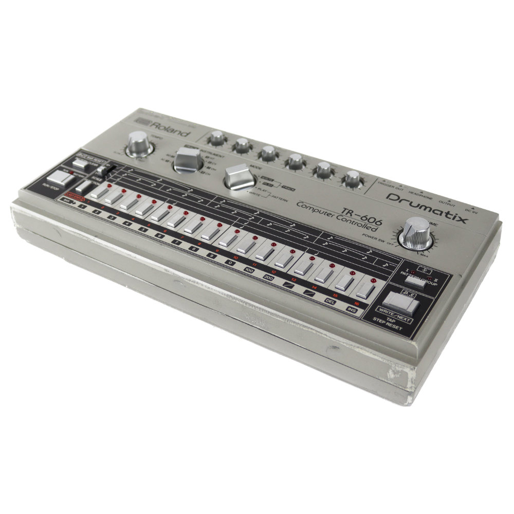【中古】 リズムマシン Roland TR-606 ローランド 本体画像 斜め 