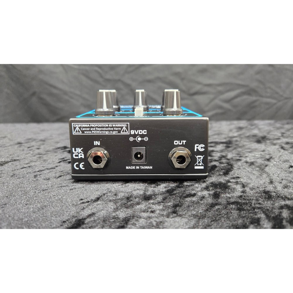 PEAVEY ピーヴィー Bandit Supreme Teal Stripe Pedall プリアンプ エフェクター リア画像