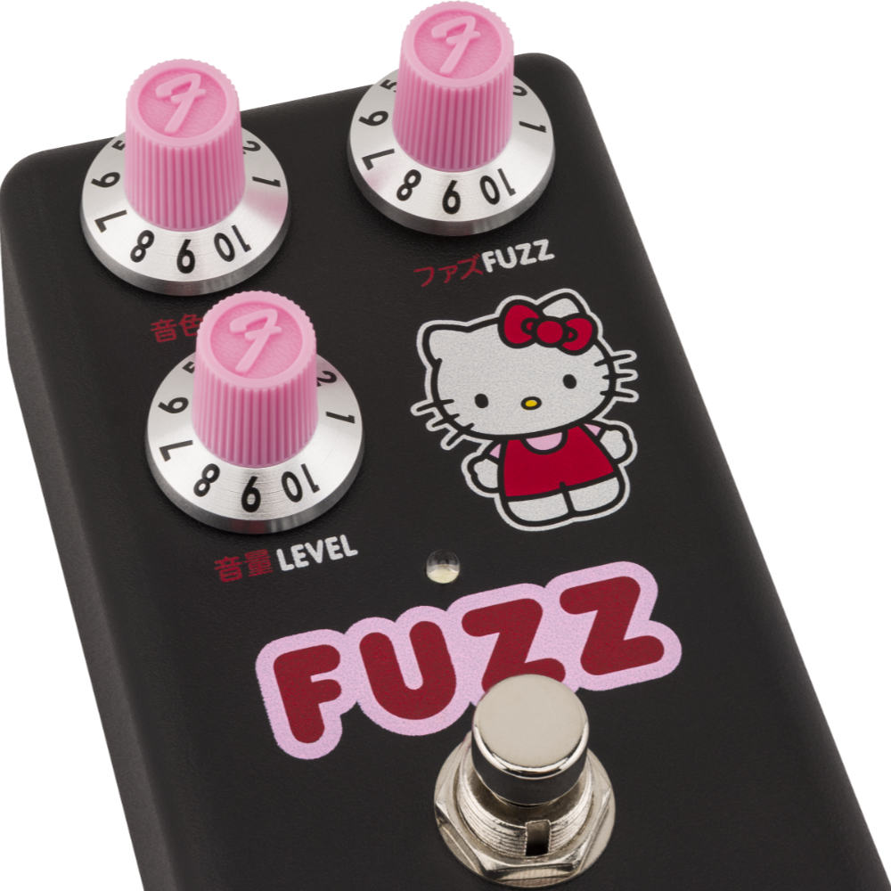 Fender フェンダー x Hello Kitty Black Fuzz Pedal ファズ ギターエフェクター 斜めアングル画像2