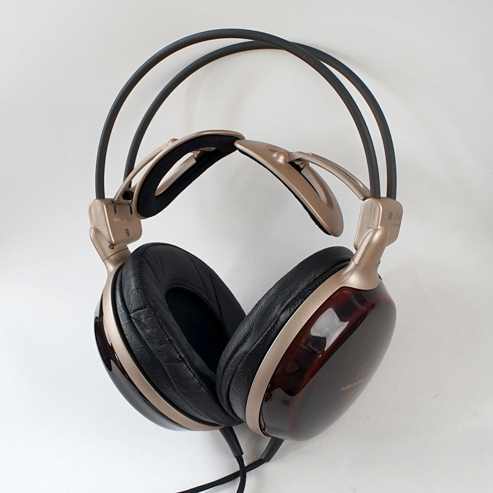 【中古】 ヘッドホン audio-technica ATH-W2002 オーディオテクニカ 40周年記念モデル 北海道産アサダ桜削り出し 全体