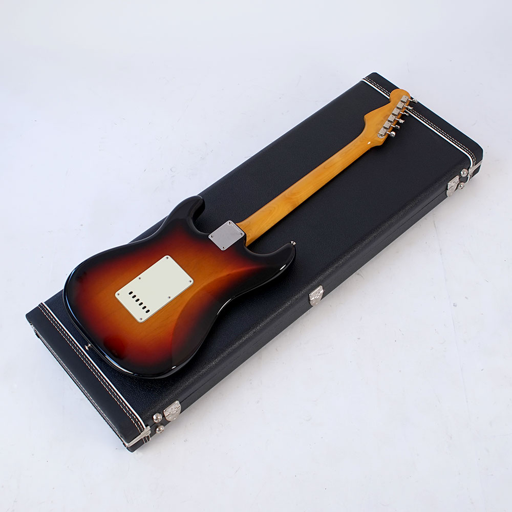 【美品】【超低弦高品】　サンバースト　ストラト　出力確認済 超低弦高品 サンバースト ストラト 出力確認済