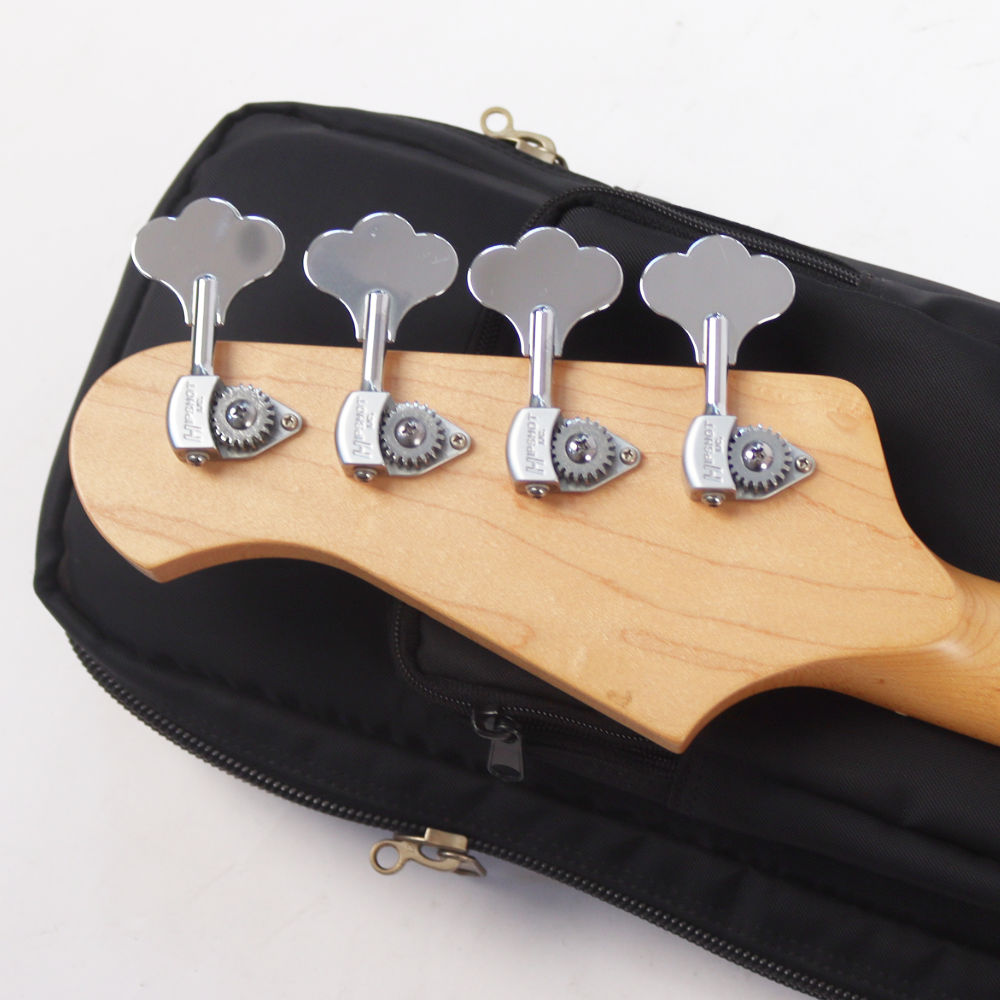 Lakland エレキベース レッド ギターケース付き Lakland エレキベース レッド ギターケース付き Lakland エレキ