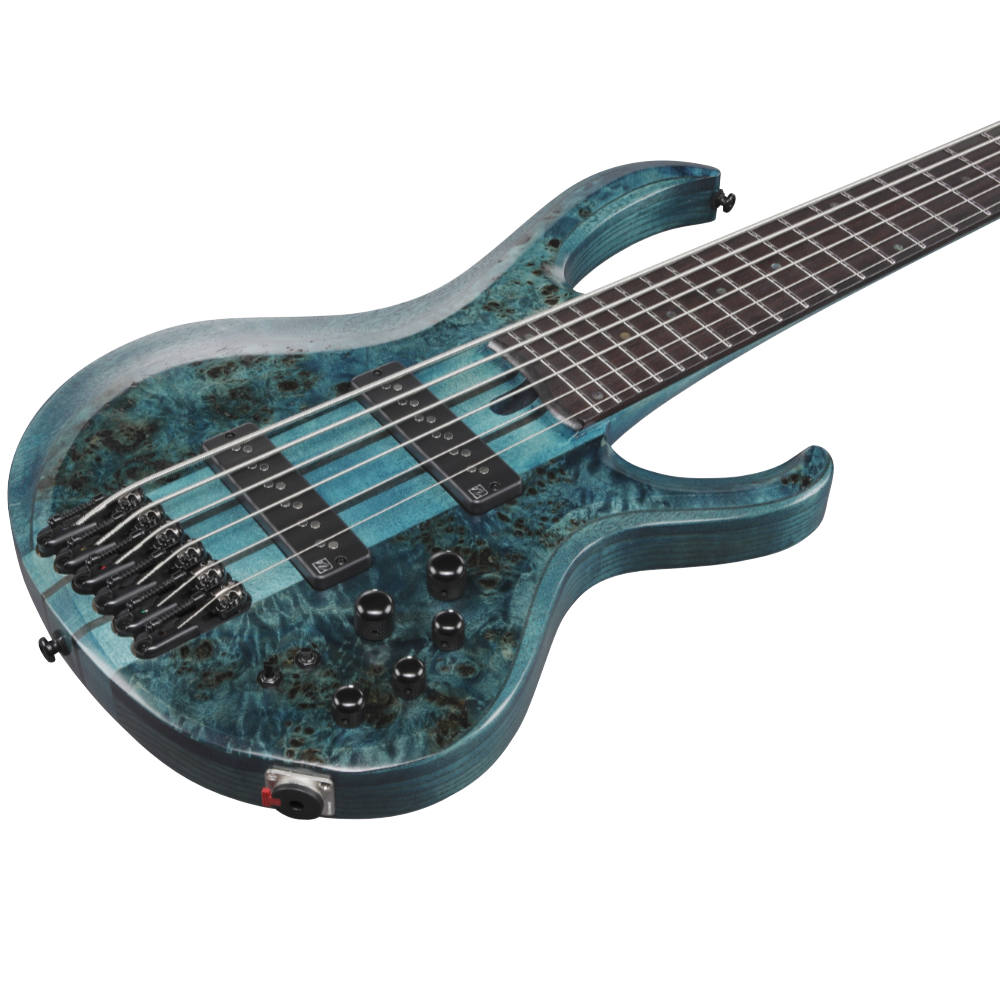 IBANEZ アイバニーズ BTB946-COL Cosmic Blue Low Gloss 6弦エレキベース ボディ斜めアングル画像