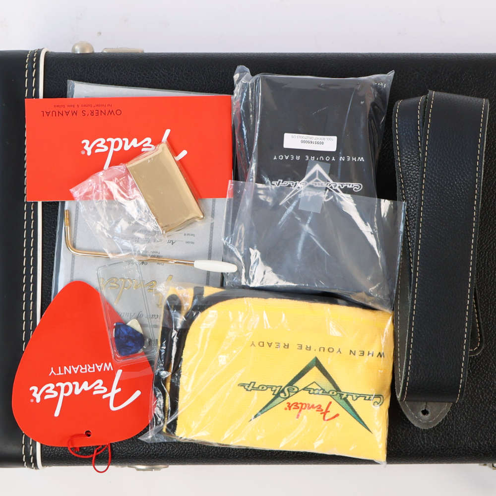 【中古】 エレキギター Fender Custom Shop ARTISAN CLARO WALNUT STRATOCASTER 2016年製 3.18kg 軽量個体 フェンダー カスタムショップ 付属品画像