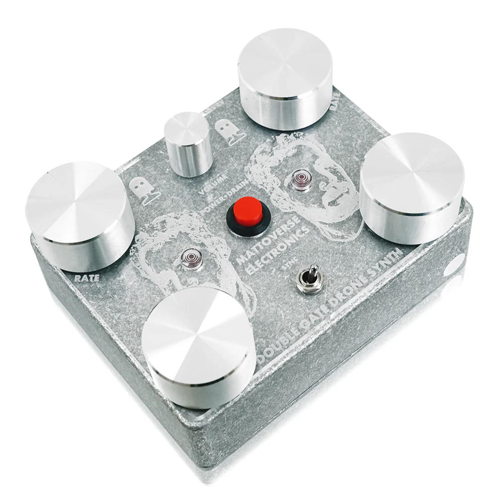 Mattoverse Electronics Double Gate Drone Synthesizer Clear Acrylic Faceplate ノイズ ギターエフェクター 斜めアングル画像