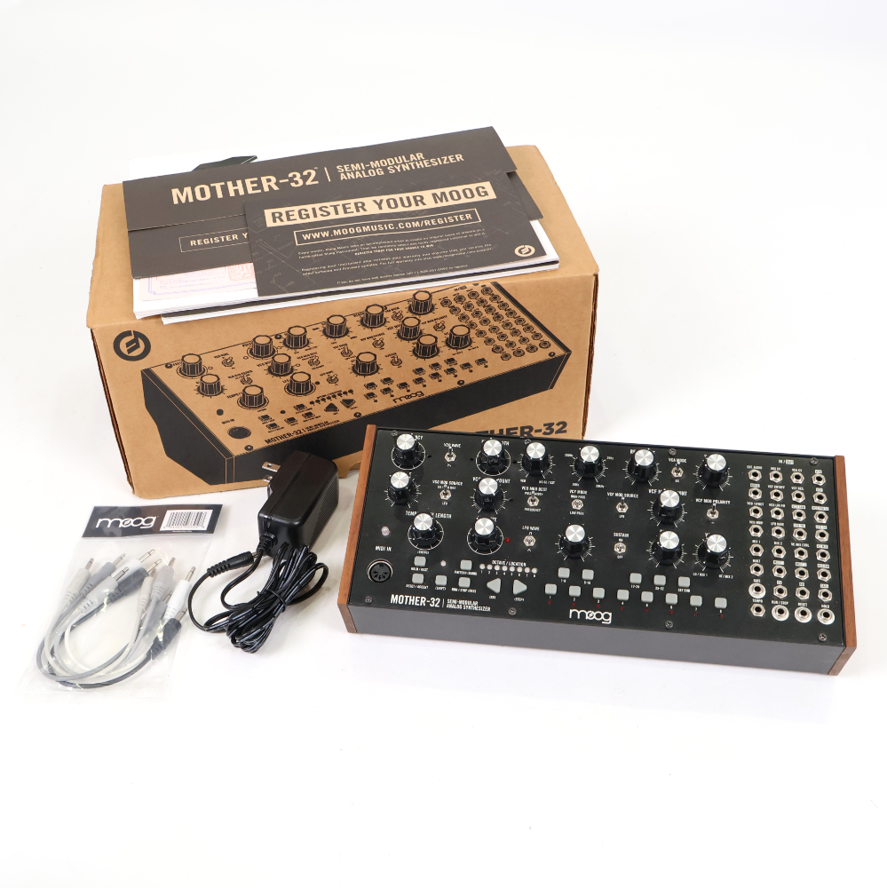 Moog Mother 32 セミモジュラーシンセサイザー Moog初のデスクトップ型セミ・モジュラー・ シンセとして世界中で話題