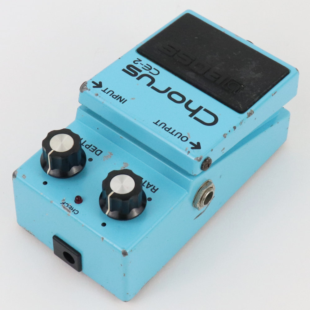 【中古】 コーラス ボス BOSS CE-2 Chorus エフェクター Made in Japan ギターエフェクター 本体画像 斜め 