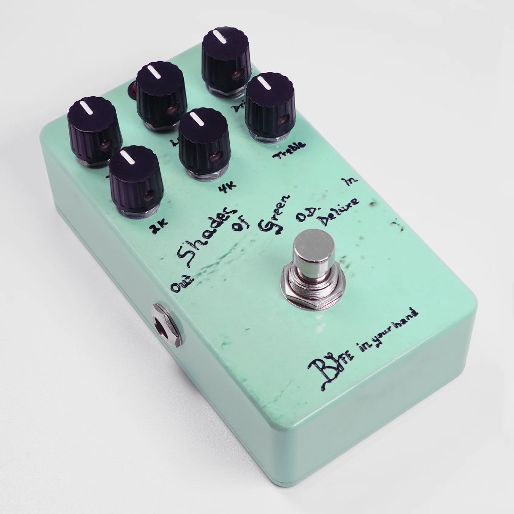 One Control ワンコントロール BJFE in your hand series Shades Of Green O.D. Deluxe オーバードライブ ギターエフェクター 斜めアングル画像