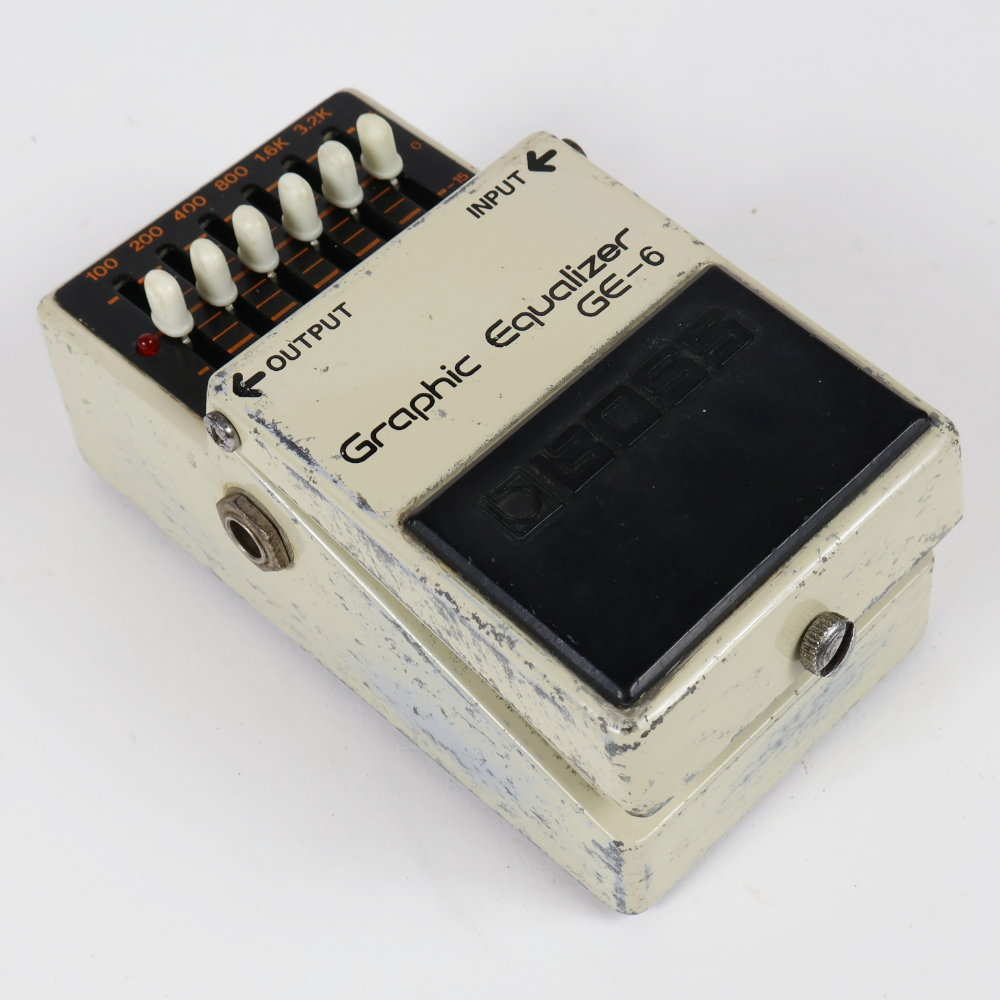 【中古】イコライザー エフェクター BOSS GE-6 Graphic Equalizer 1978年製 Made in Japan Silver Screw 銀ネジ ギターエフェクター 本体画像 斜め 2