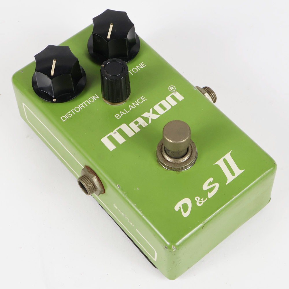【中古】 Maxon マクソン D&S II ディストーション オーバードライブ ギターエフェクター 本体画像 斜め