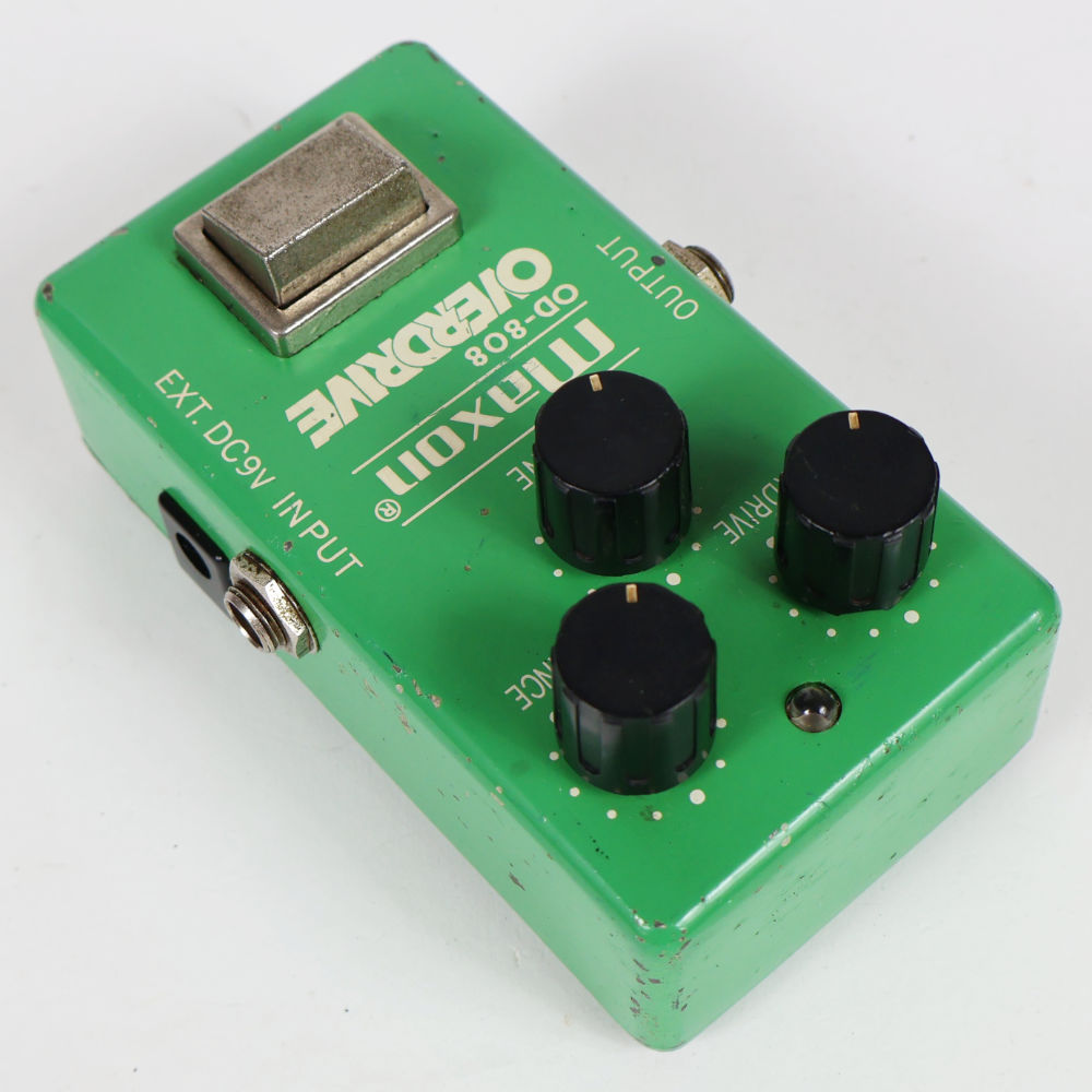 【中古】 Maxon マクソン OD-808 OVERDRIVE Small Case オーバードライブ ギターエフェクター 本体画像 斜め 2
