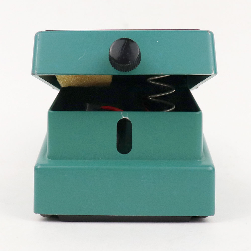 【中古】 トレモロ エフェクター BOSS TR-2 Tremolo ギターエフェクター ゴム欠品