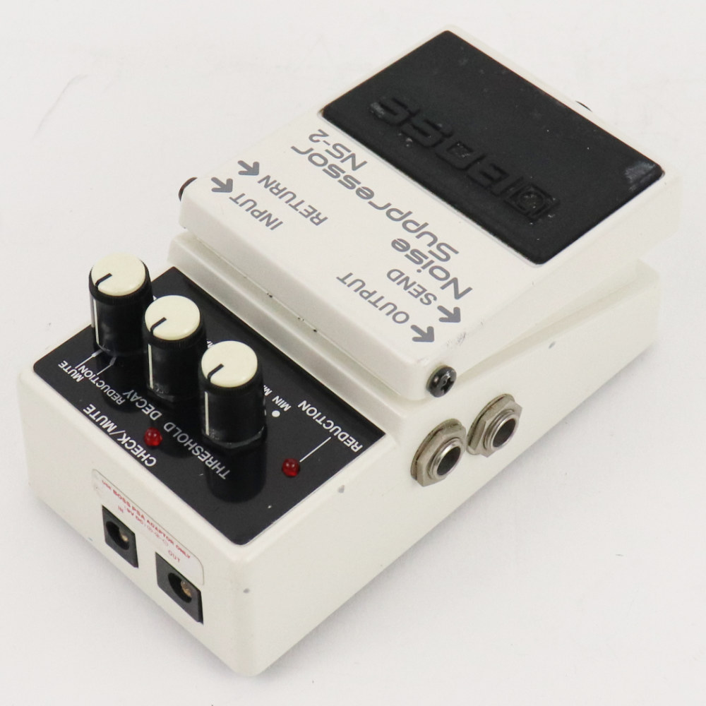 【中古】 ノイズサプレッサー エフェクター BOSS NS-2 Noise Suppressor 日本製 Made in Japan ギターエフェクター 本体画像 斜め 2