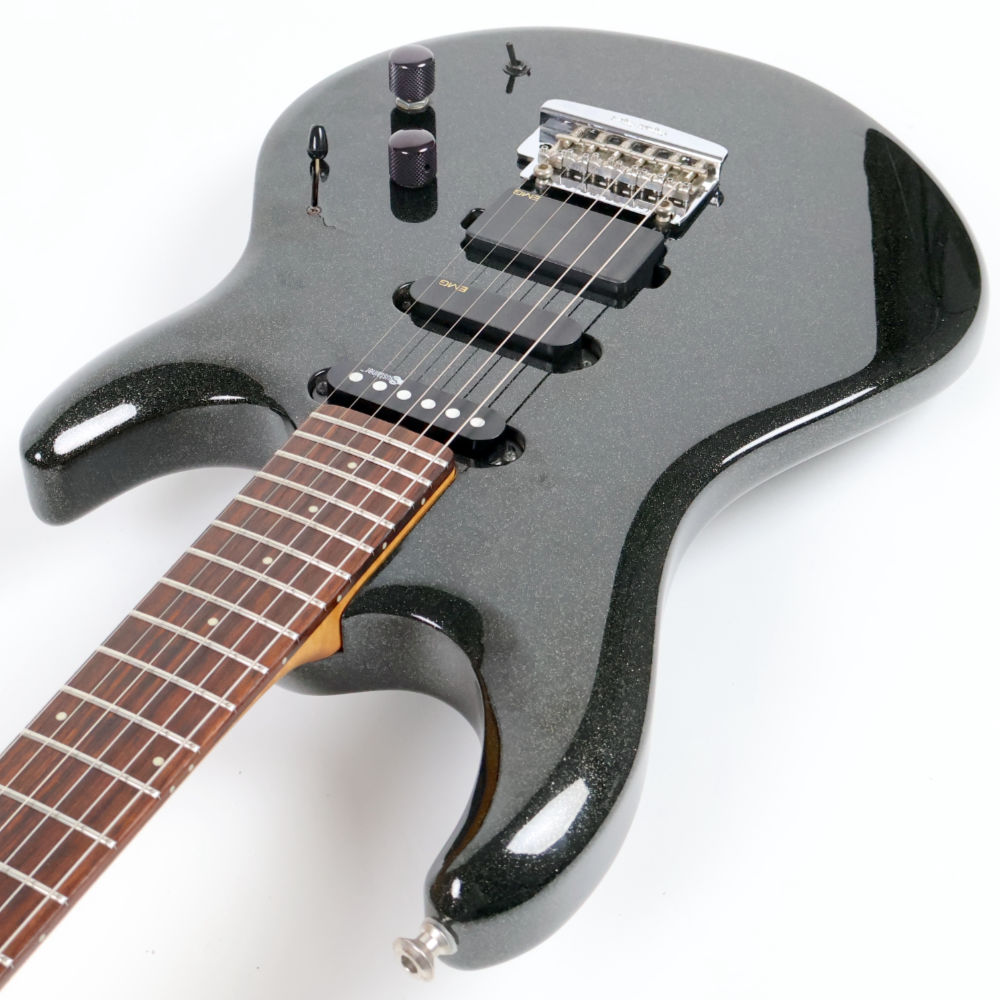 【中古】 エレキギター MUSIC MAN LUKE Black Sparkle Mod. Sustainer搭載 2002年製 ルカサーサイン入り Steve Lukather Signature ミュージックマン ルーク スティーブ・ルカサーモデル カッタウェイ側