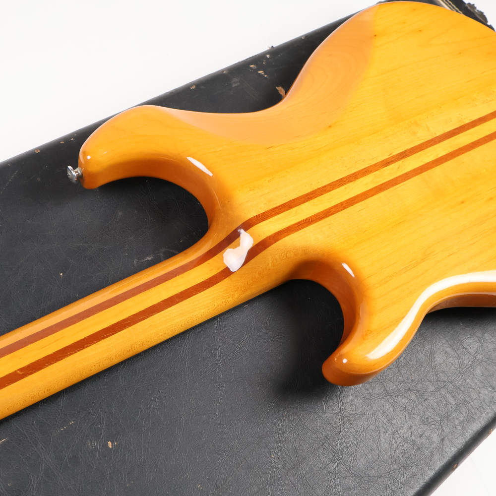 【中古】YAMAHA ヤマハ BB2000 Broad Bass 2000 1979年製 エレキベース ボディバック画像. 2