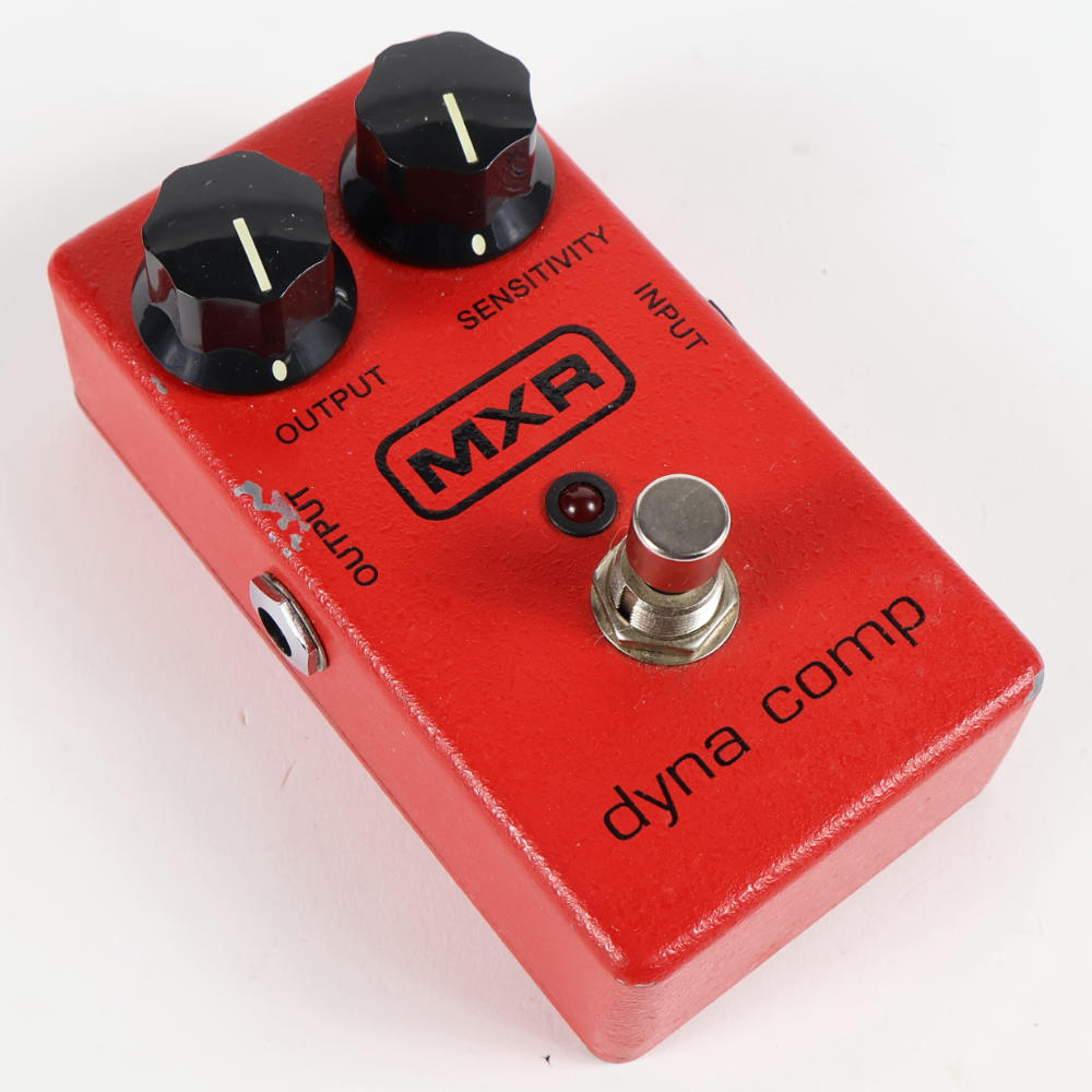 【中古】コンプレッサー エフェクター MXR M-102 DYNA COMP ダイナコンプ ギターエフェクター 本体画像 斜め 2