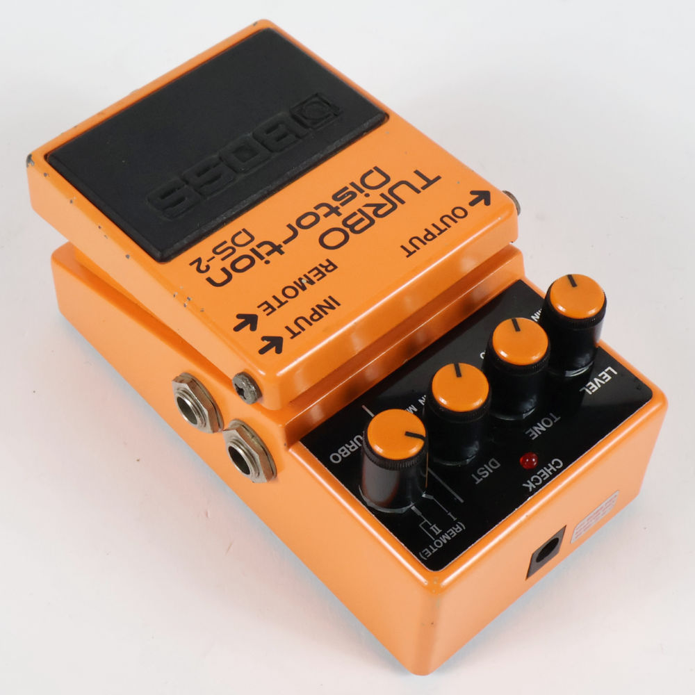 【中古】 ターボディストーション エフェクター BOSS DS-2 Turbo Distortion Made in Japan 日本製 ギターエフェクター 本体画像 斜め
