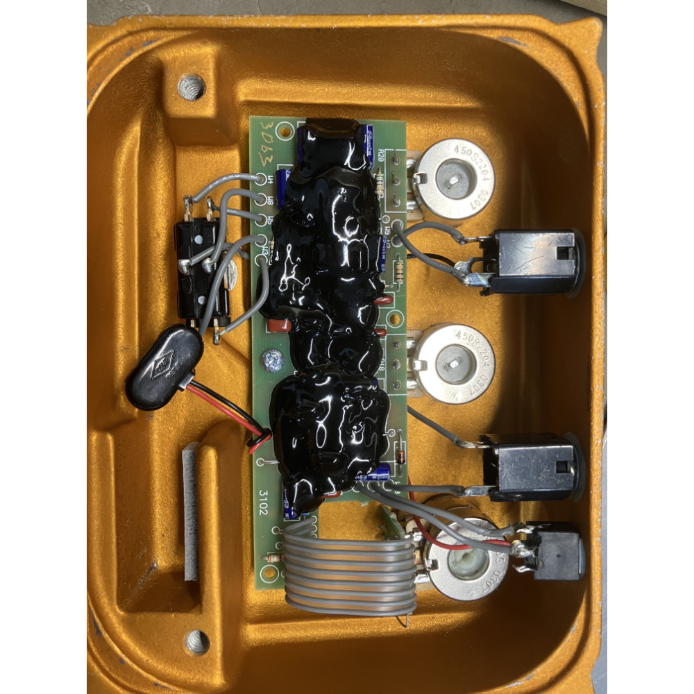 【中古】KLON Centaur Professional Overdrive Gold No Picture ケンタウロス ゴールド ノーピクチャー 内部