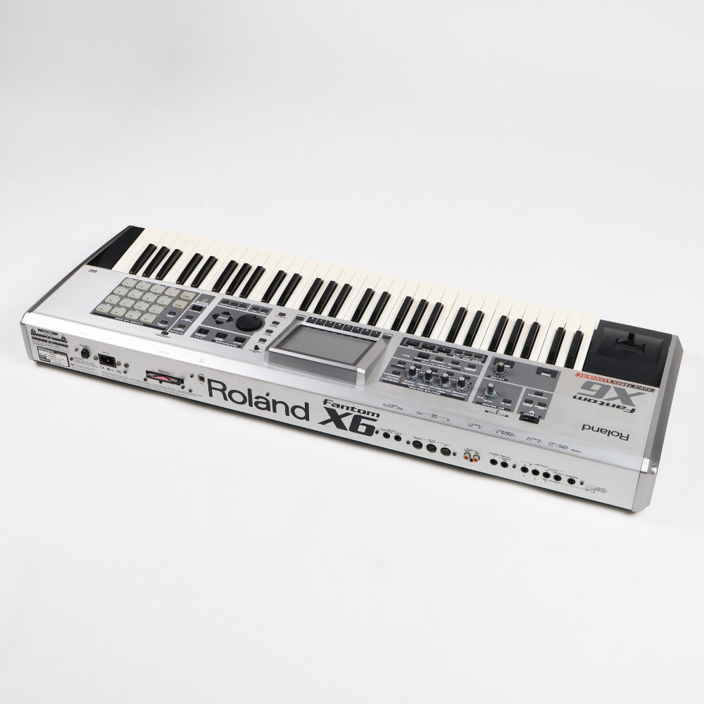 【中古】 シンセサイザー ROLAND FANTOM-X6 Audio Track Expansion ローランド 本体画像 斜め 