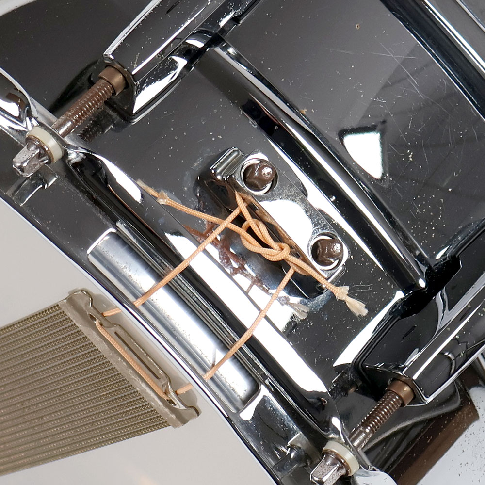 【中古】 スネアドラム パール Pearl SensiTone Steel Custom Alloy 14x5.5 スチールシェル 側面