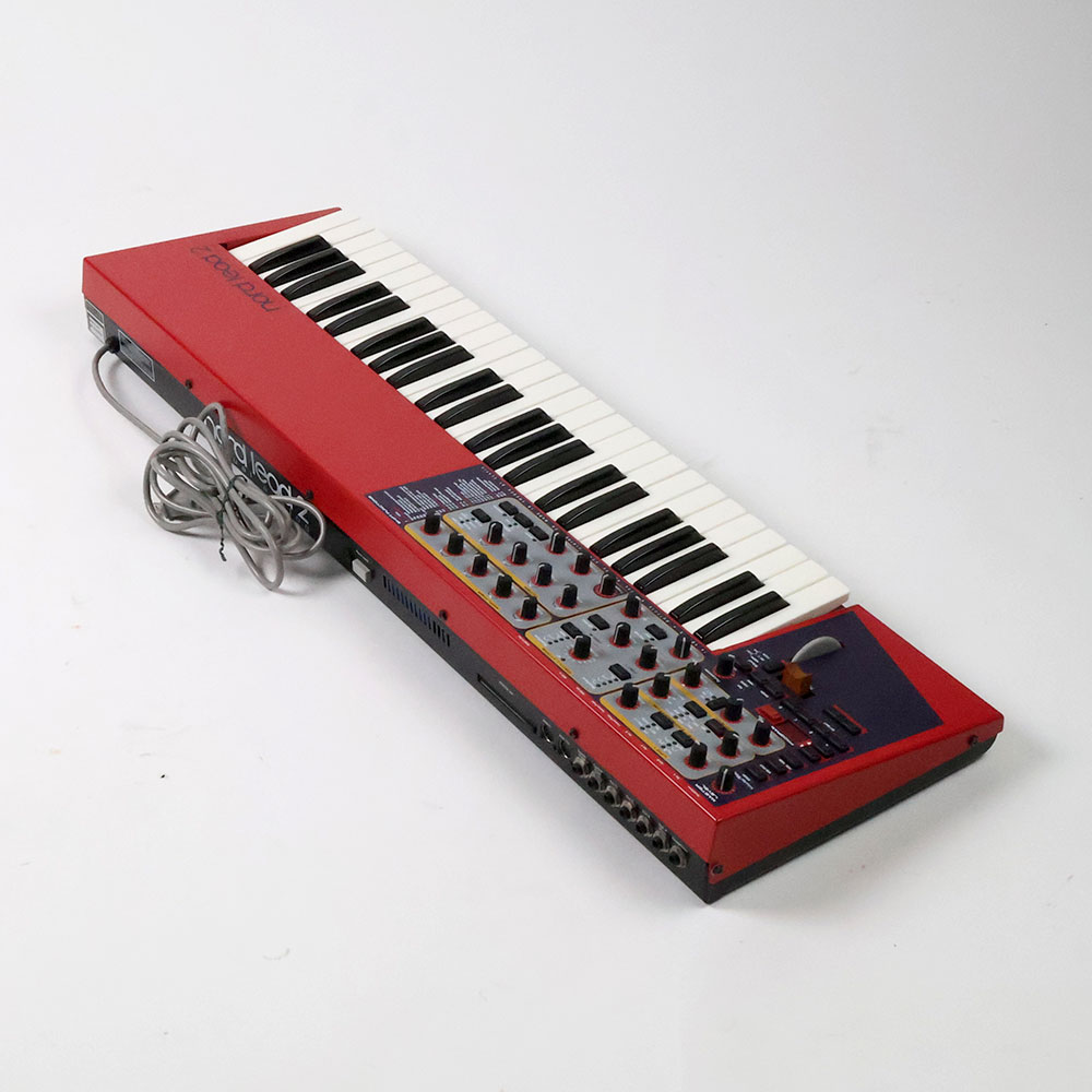 【中古】  シンセサイザー CLAVIA nord lead2 全体