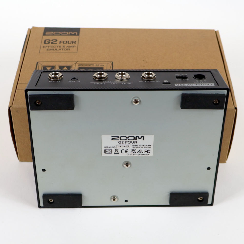 【中古】 ZOOM G2 FOUR ギターマルチエフェクター アンプエミュレーター 裏面