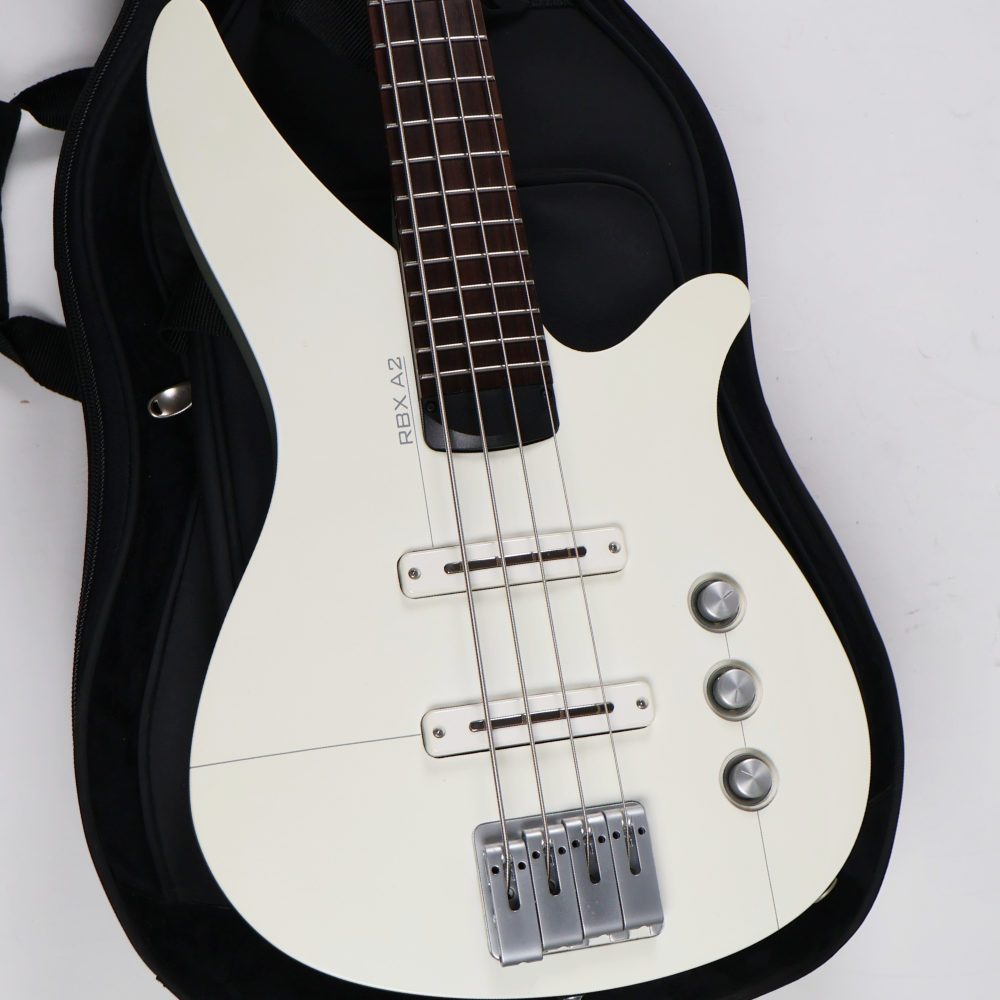 【中古】 エレキベース YAMAHA RBXA2 エアクラフトグレイ&ホワイト 軽量ベース ヤマハ ボディ画像