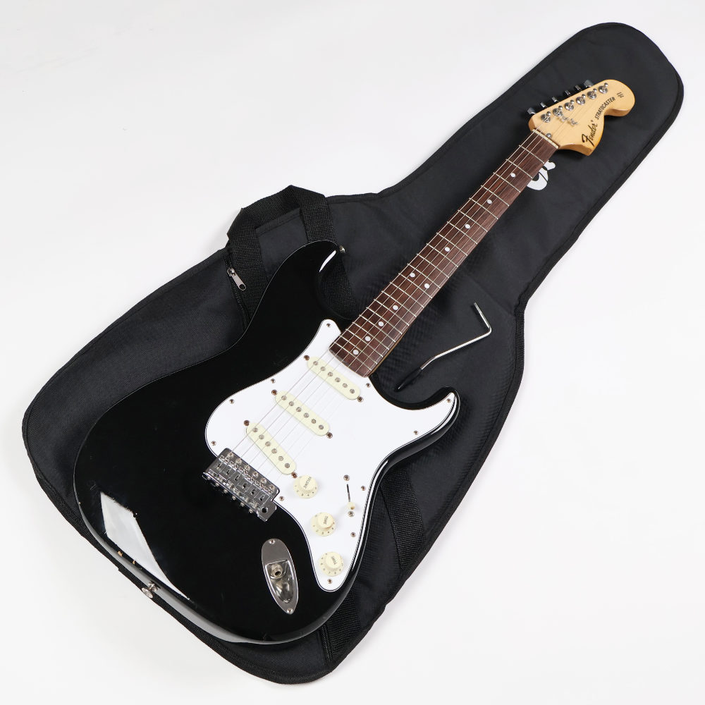 【中古】 エレキギター Fender Made in Japan Traditional ’70s Stratocaster Rosewood Fingerboard Black 2017年製 3.28kg フェンダー ストラトキャスター 70sスタイル 日本製