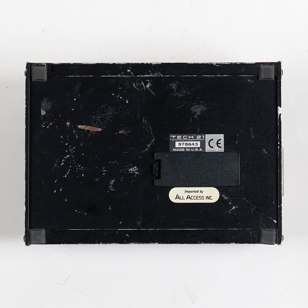 【中古】 ベース用プリアンプ TECH21 SansAmp PBDR PROGRAMMABLE BASS DRIVER DI ベース用プリアンプ エフェクター 背面