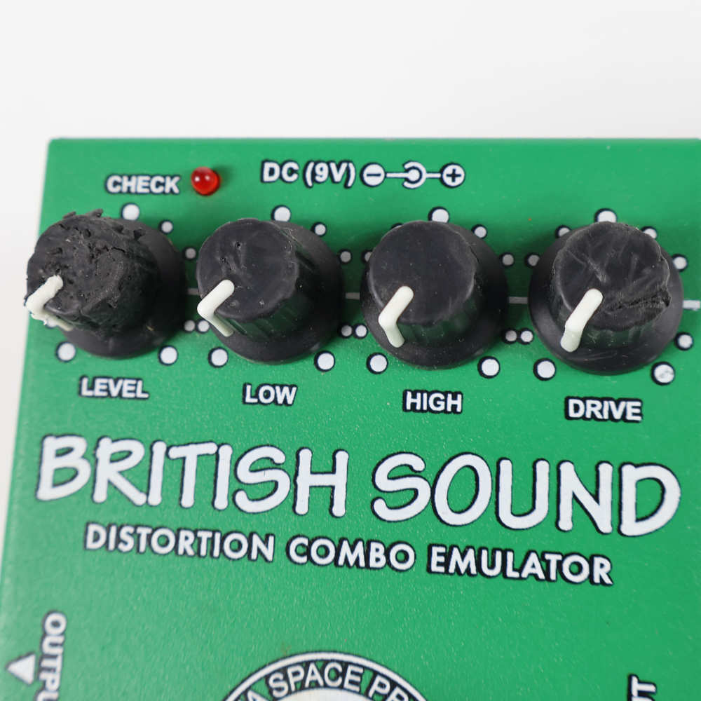 【中古】 ディストーション AMT ELECTRONICS BRITISH SOUND DISTORTION VOMBO EMULATOR ギターエフェクター つまみ