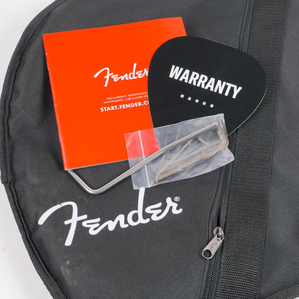 【中古】 エレキギター Fender Mami Stratocaster Omochi Rosewood Fingerboard Vintage White 2022年製 Scandal Mami Signature Model スキャンダル マミモデル 付属品