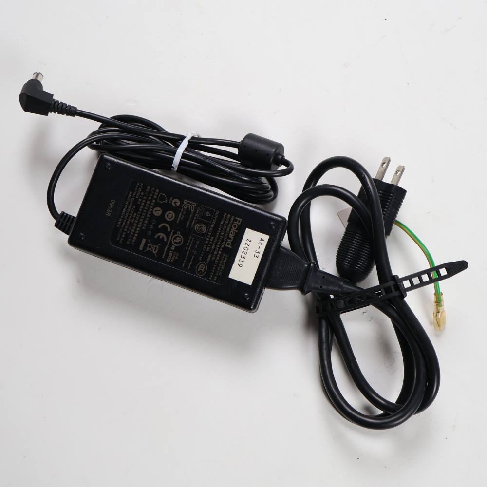 【中古】 アコギアンプ ローランド ROLAND AC-33 アコースティックギター用アンプ アコギアンプ ブラック 付属品画像